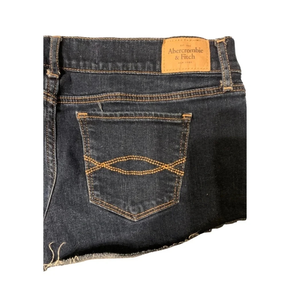 Abercrombie & Fitch-New York Sz 8 width 29 dark denim shorts. - Picture 6 of 8